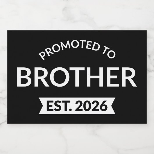 Gepromoveerd tot Broeder Est. 2026 II Voedselcontainer Etiket (Enkel label)