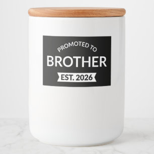 Gepromoveerd tot Broeder Est. 2026 II Voedselcontainer Etiket