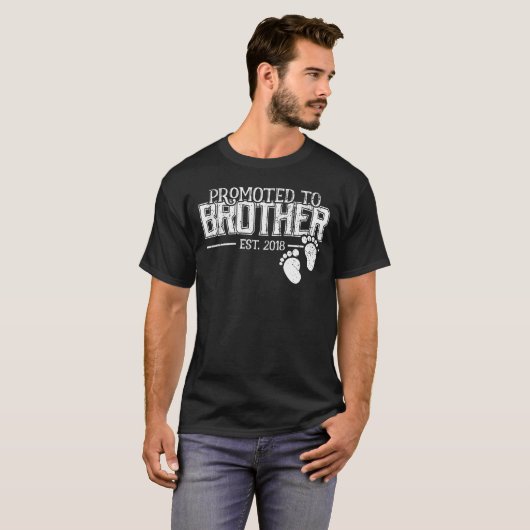Gepromoveerd tot Brother Zwangerschap Aankondiging T-shirt (Voorkant volledig)