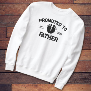 Gepromoveerd tot Father 2025 Baby Footprints Trui