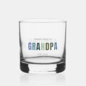 Gepromoveerd tot Grandpa EST 2025 | Gepersonalisee Whisky Glas (Voorkant)