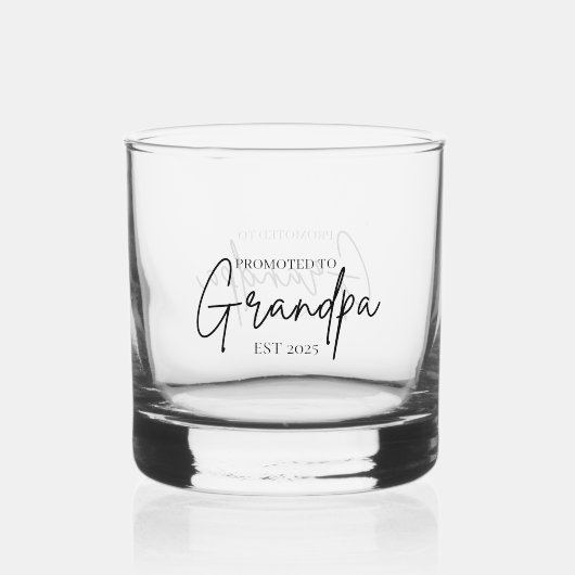 Gepromoveerd tot Grandpa EST 2025 | Nieuwe opa Whisky Glas (Voorkant)