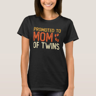 Gepromoveerd tot moeder van tweeling Moederdag moe T-shirt