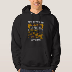 Gepromoveerd tot MOMMY of Twins Family est 2025 Lo Hoodie