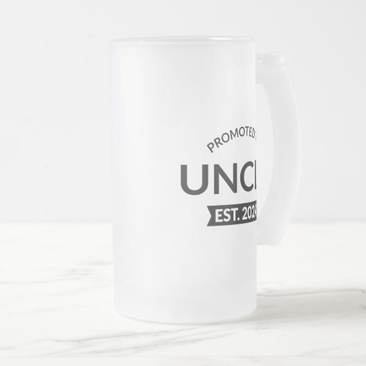 Gepromoveerd tot Uncle Est. 2024 II Matglas Bierpul (Voorkant rechts)