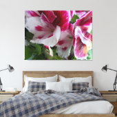 Geranium Stretched Canvas Print (Insitu (Slaapkamer))