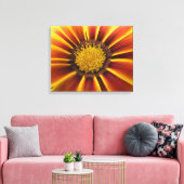 Gerber Daisy Up Close en Personal Canvas Afdruk (Insitu (Woonkamer))