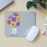 Gerbera Daisy Mason Jar Monogramme Pour elle<br><div class="desc">Cette conception a été créée par art numérique. Elle peut être personnalisée dans la zone fournie ou customisée en choisissant le clic pour customiser une autre option et en changeant le nom, les initiales ou les mots. Vous pouvez également modifier la couleur et le style du texte ou supprimer le...</div>