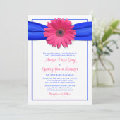 Gerbera rose avec Bleu Satin Ribbon Invitation (Debout devant)