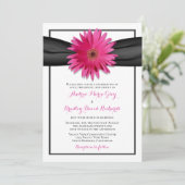 Gerbera rose avec invitation au ruban satiné noir (Debout devant)