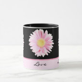 Gerbera rose sur Black Live, Amour, Rire Mug (Centre)