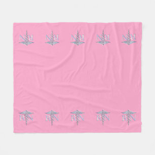 Geregistreerd zurg RN Caduceus op roze Rose Fleece Deken