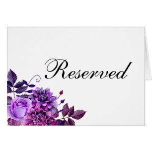 Gereserveerd bord. Paarse bruiloft. Bloemtafelbord