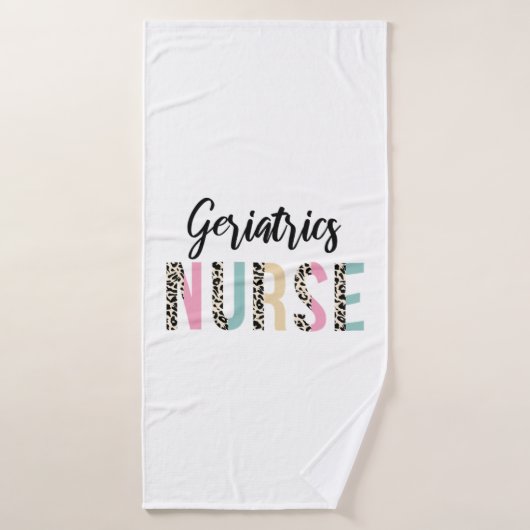 Geriatrics Nurse mignon Leopard Design - Drôle cad (Serviette de bain)