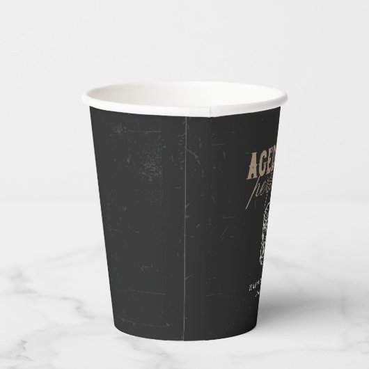 Gerijpt tot perfectie Black Whiskey verjaardagsfee Papieren Bekers (Rechts)