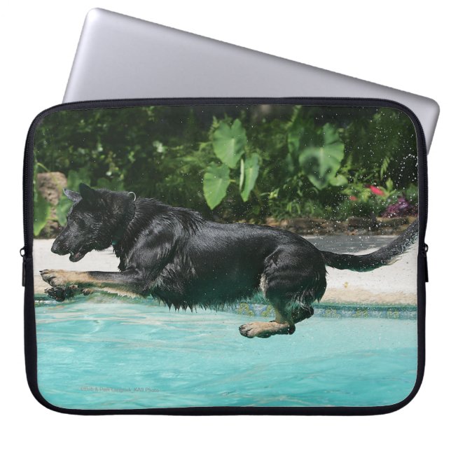 German Shepherd Jumping in Water Laptop Sleeve (Voorkant)