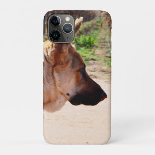 German Shepherd On Alert, iPhone 11 Pro Hoesje