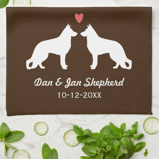 German Shepherd Silhouettes with Heart and Text Theedoek (Gevouwen)