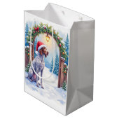 German Shorthaired Pointer Snowy Gate Santa Hat Medium Cadeauzakje (Achterkant Gekanteld)