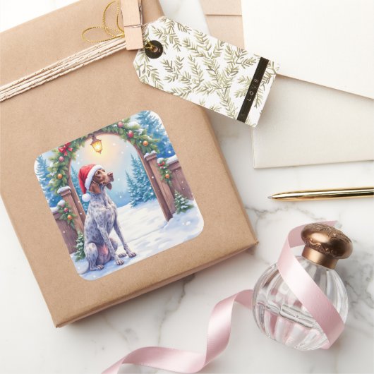 German Shorthaired Pointer Snowy Gate Santa Hat Vierkante Sticker (Geschenken)