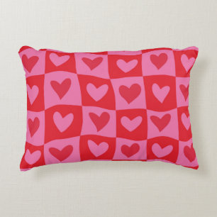 Geruit Warped Pink and Red Hearts Patroon Accent Kussen