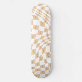 Geruite beige en grijze moderne retro skateboard