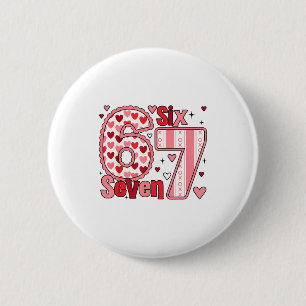 Geruite Valentijn Schattig Zes Zeven 6 7 Meme Tien Ronde Button 5,7 Cm