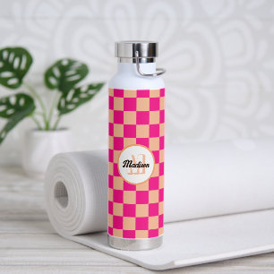 Geruite vierkanten perzik heet roze retro Monogram Waterfles