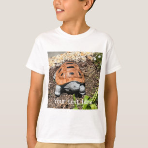 Geschilderde doos schildpad, in tuin, op maat gema t-shirt