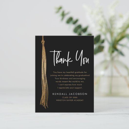 Geslaagd Cap Tassel Goud Zwart Minimalistisch Mode Aankondigingskaart (Staand voorkant)