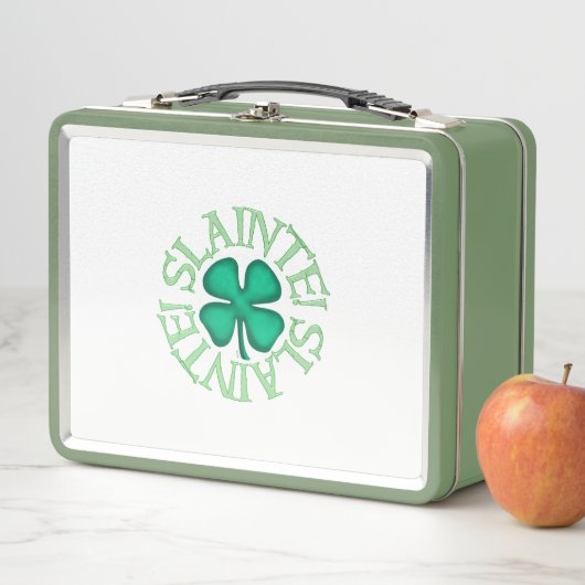 Geslachte witte en groene lunchbox (In situ)