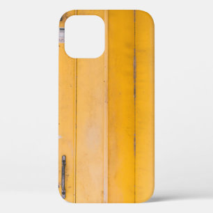 GESLOTEN GEEL HOUTEN DEUR MET PADLOCK iPhone 12 HOESJE