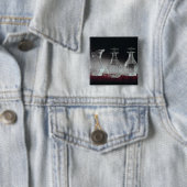 gesneden glazen decanters en jug, c.1840 vierkante button 5,1 cm (In situ)