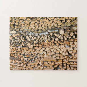 Gesneden hout op een stapel puzzel