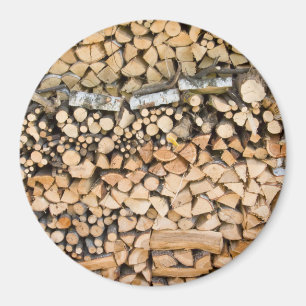 Gesneden hout op een stapel rond magneet