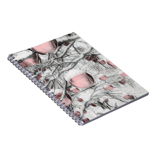 gesneeuwde bomen met ornamenten tekenlaptop notitieboek (Rechterzijde)