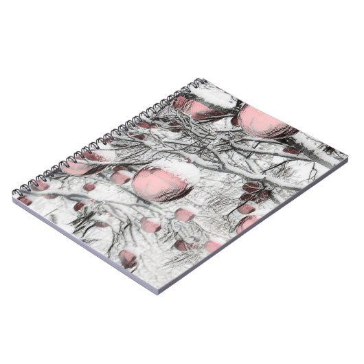 gesneeuwde bomen met ornamenten tekenlaptop notitieboek (Linkerzijde)