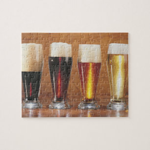 Gesorteerde bier en walvissen legpuzzel