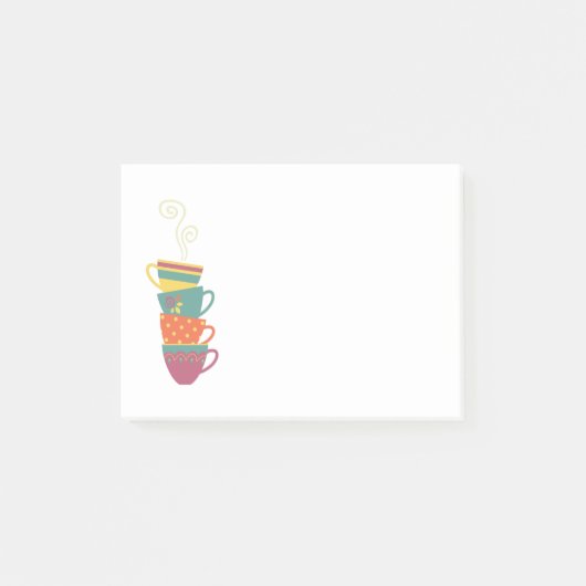 Gestapelde tea cupjes in kleurrijk ontwerp post-it® notes (Voorkant)