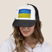 Gestolen Oekraïense vlag Trucker Pet (In situ)