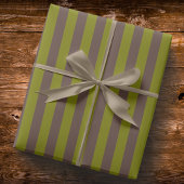 Gestreept patroon in chocoladebruin en olijfgroen cadeaupapier