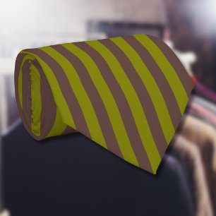 Gestreept patroon in chocoladebruin en olijfgroen stropdas