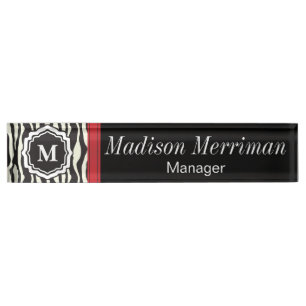 Gestreepte Druk met een Rode Bar Monogram DIY & Naambordje