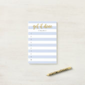 Gestreepte penseel met briefing klaar post-it® notes (Op bureau)