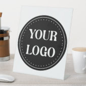 Gestroomlijnd, eigentijds, gepolijst en aanpasbaar reclamebord met voetstuk (Insitu)