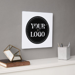 Gestroomlijnd, eigentijds, gepolijst en aanpasbaar vierkante klok