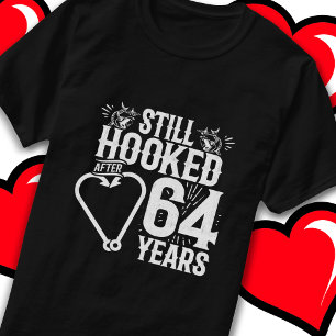 Getrouwd 64 jaar Gevist Grappig 64e Jubileum T-shirt