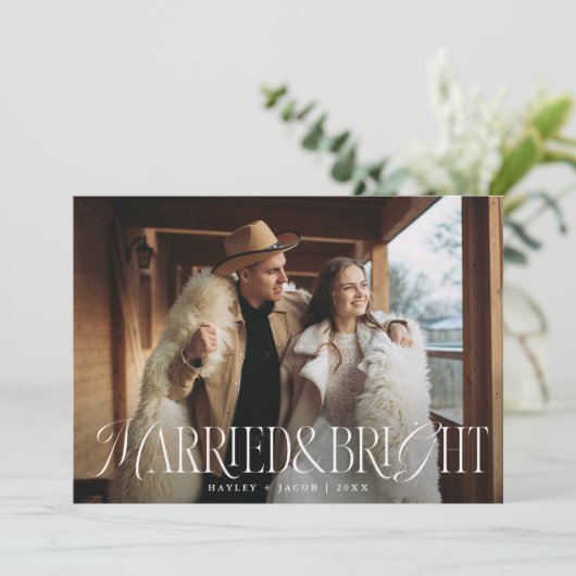 Getrouwd en Helder Elegantie Bruiloft Feestdagenkaart (Staand voorkant)