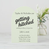"Getting Hitched" Wedding Elopement Invitation (Debout devant)