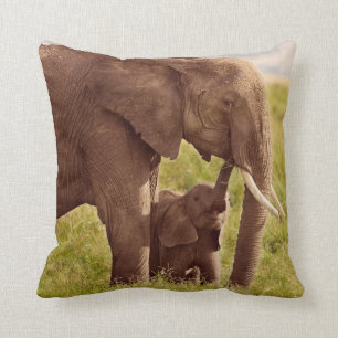Getty Afbeeldingen Elefant en Baby Kussen